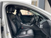 USED 2016 16 JAGUAR XE 2.0 PRESTIGE 4d 178 BHP 