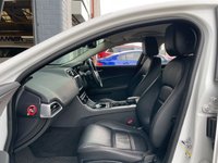USED 2016 16 JAGUAR XE 2.0 PRESTIGE 4d 178 BHP 