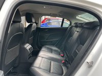 USED 2016 16 JAGUAR XE 2.0 PRESTIGE 4d 178 BHP 