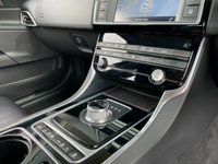 USED 2016 16 JAGUAR XE 2.0 PRESTIGE 4d 178 BHP 