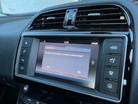 USED 2016 16 JAGUAR XE 2.0 PRESTIGE 4d 178 BHP 