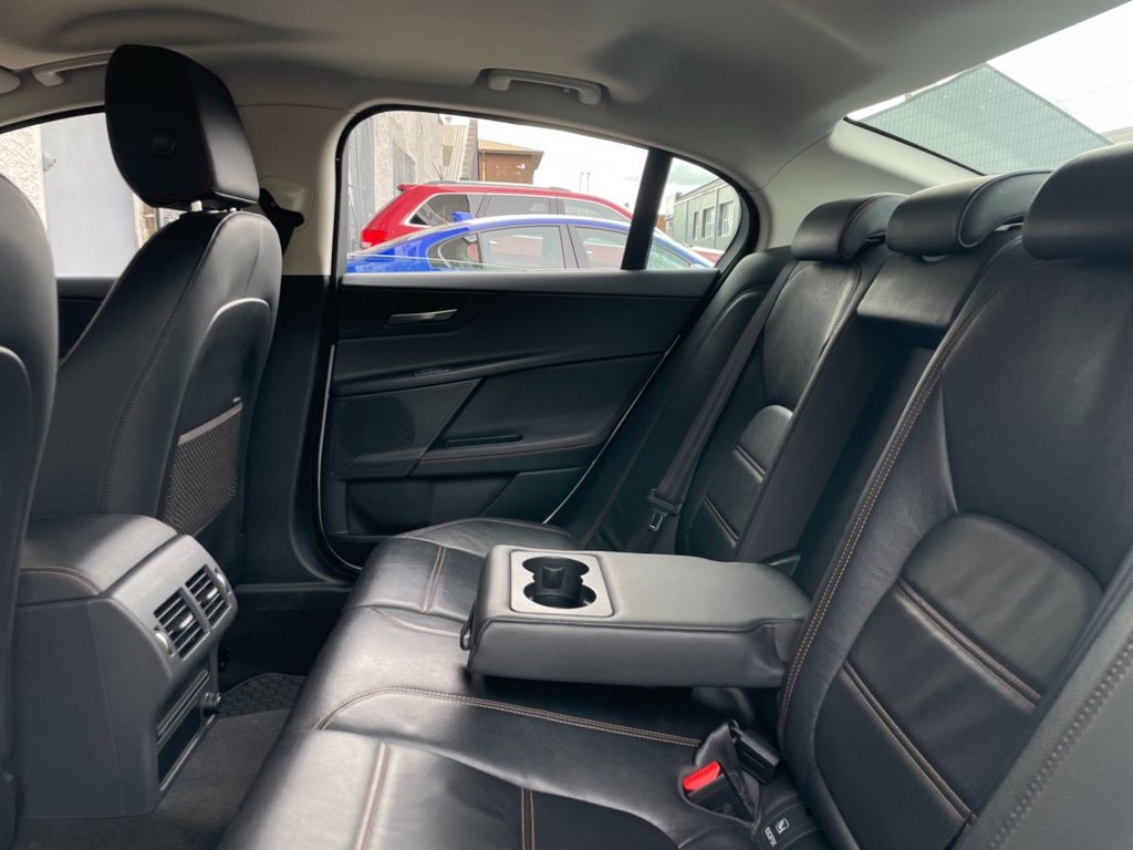 USED 2016 16 JAGUAR XE 2.0 PRESTIGE 4d 178 BHP 