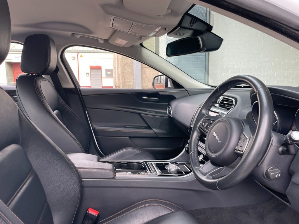 USED 2016 16 JAGUAR XE 2.0 PRESTIGE 4d 178 BHP 