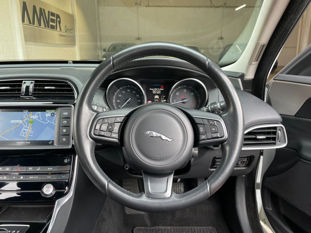 USED 2016 16 JAGUAR XE 2.0 PRESTIGE 4d 178 BHP 