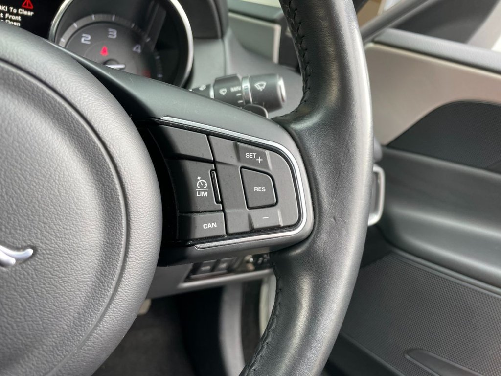USED 2016 16 JAGUAR XE 2.0 PRESTIGE 4d 178 BHP 
