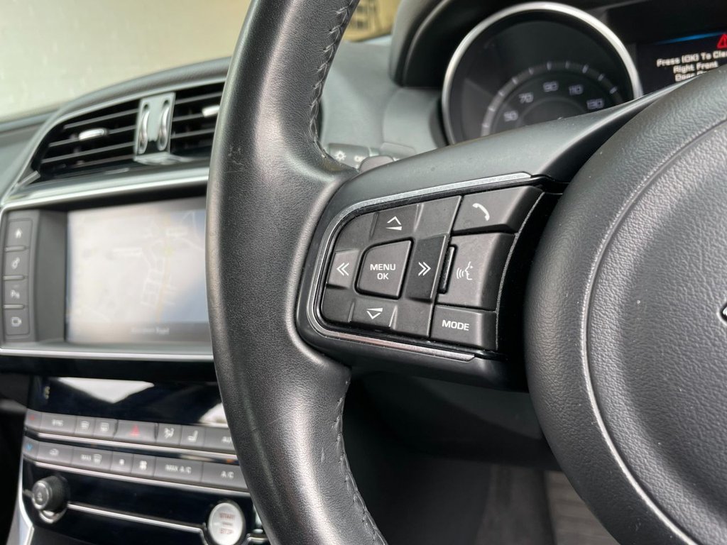 USED 2016 16 JAGUAR XE 2.0 PRESTIGE 4d 178 BHP 