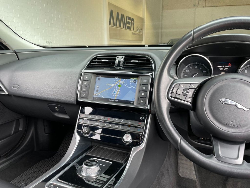 USED 2016 16 JAGUAR XE 2.0 PRESTIGE 4d 178 BHP 