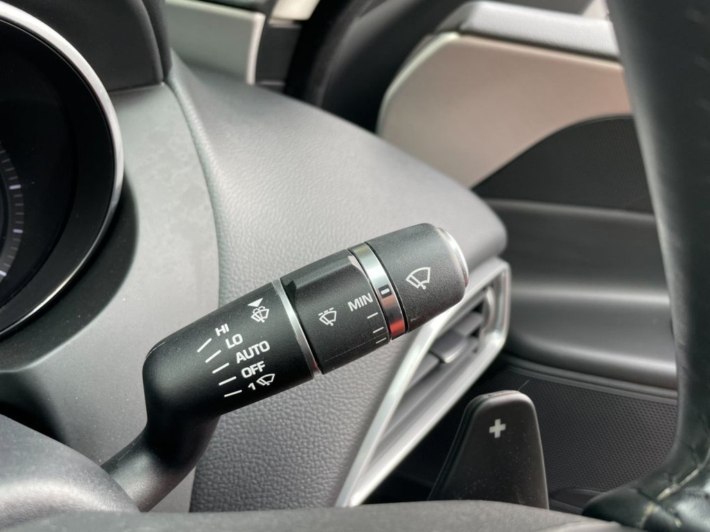 USED 2016 16 JAGUAR XE 2.0 PRESTIGE 4d 178 BHP 