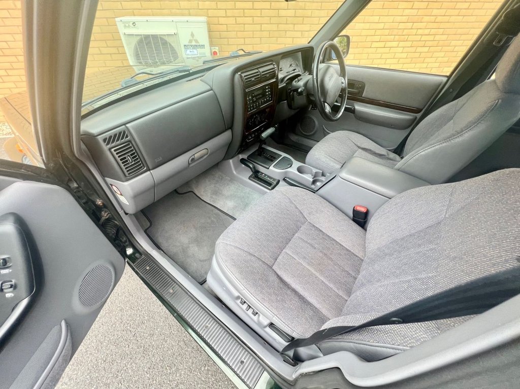 USED 1997 R JEEP CHEROKEE LIMITED // 5d // 4.0 176 BHP // 4x4 // px swap 