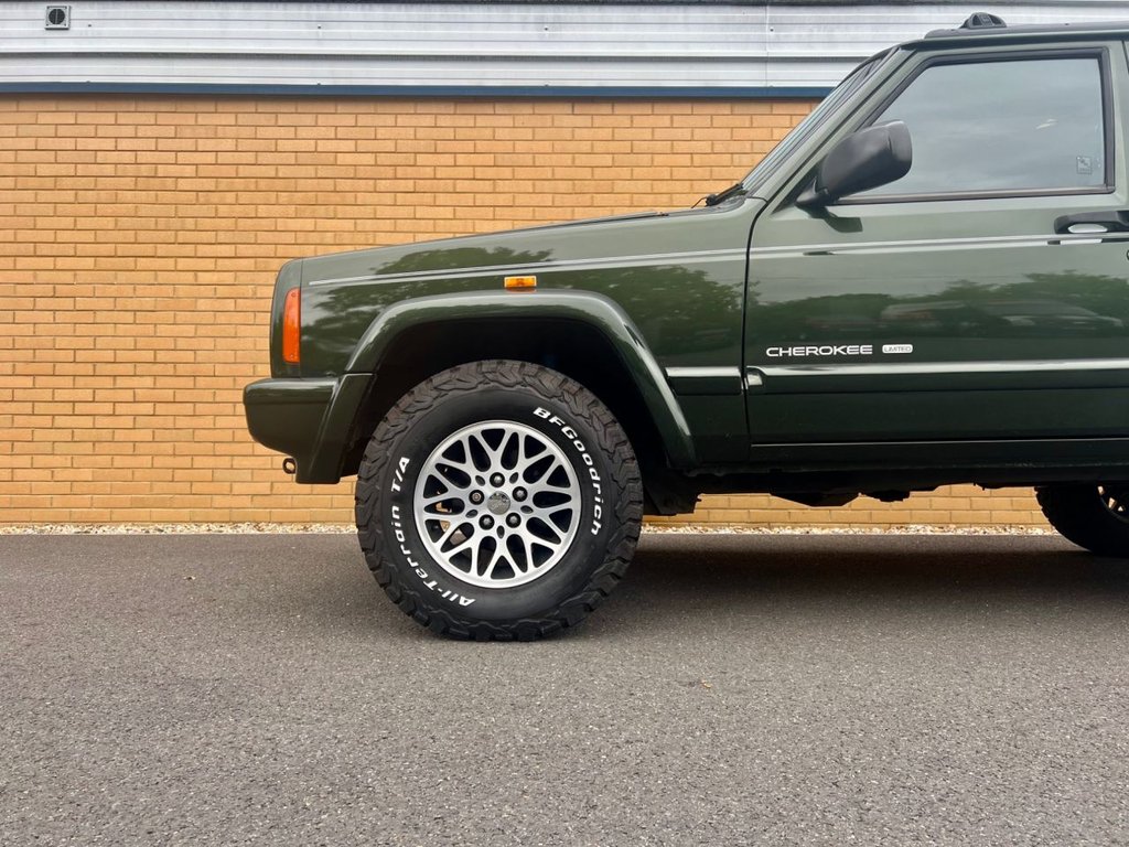 USED 1997 R JEEP CHEROKEE LIMITED // 5d // 4.0 176 BHP // 4x4 // px swap 