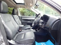 USED 2015 15 MITSUBISHI OUTLANDER 2.0 PHEV GX 4H 5d 162 BHP SATNAV-BLACK LEATHER