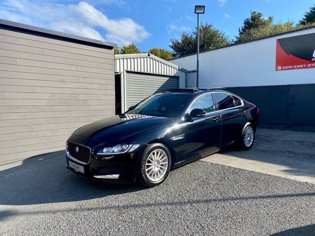 USED 2016 65 JAGUAR XF 2.0 PRESTIGE 4d AUTO 161 BHP FANTASTIC SPEC AND LOW MILES!