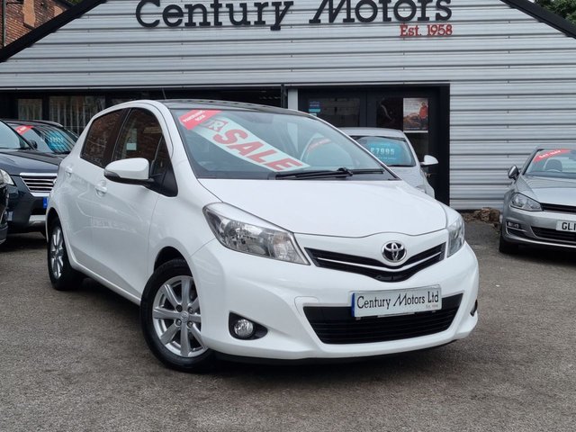 2013 63 Toyota Yaris 1.33 VVT-i T Spirit 5dr - PANORAMIC ROOF