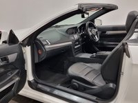 USED 2015 15 MERCEDES-BENZ E-CLASS 2.1 E220 BLUETEC AMG LINE 2d 174 BHP Elegant Convertible , High gloss Polar White,  Contrasting full black leather ,seat air neck scarf