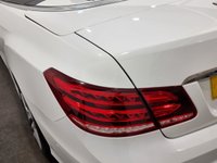 USED 2015 15 MERCEDES-BENZ E-CLASS 2.1 E220 BLUETEC AMG LINE 2d 174 BHP Elegant Convertible , High gloss Polar White,  Contrasting full black leather ,seat air neck scarf