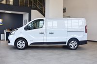 USED 2016 66 RENAULT TRAFIC 1.6 SL27 SPORT NAV DCI 120 BHP EURO 6 Sat Nav, DAB, Bluetooth