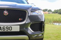 USED 2016 16 JAGUAR F-PACE 3.0d V6 S (300) 5dr Automatic AWD Euro 6 (Panoramic Sunroof, Meridian Incontrol Touch Pro Media Widescreen, Digital Virtual Cockpit, Apple CarPlay) Panoramic Glass Roof Pro Nav