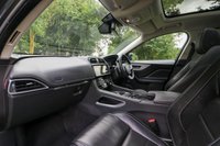USED 2016 16 JAGUAR F-PACE 3.0d V6 S (300) 5dr Automatic AWD Euro 6 (Panoramic Sunroof, Meridian Incontrol Touch Pro Media Widescreen, Digital Virtual Cockpit, Apple CarPlay) Panoramic Glass Roof Pro Nav
