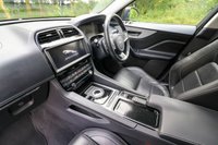 USED 2016 16 JAGUAR F-PACE 3.0d V6 S (300) 5dr Automatic AWD Euro 6 (Panoramic Sunroof, Meridian Incontrol Touch Pro Media Widescreen, Digital Virtual Cockpit, Apple CarPlay) Panoramic Glass Roof Pro Nav
