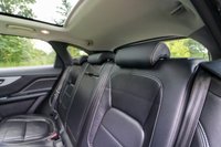 USED 2016 16 JAGUAR F-PACE 3.0d V6 S (300) 5dr Automatic AWD Euro 6 (Panoramic Sunroof, Meridian Incontrol Touch Pro Media Widescreen, Digital Virtual Cockpit, Apple CarPlay) Panoramic Glass Roof Pro Nav