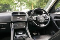 USED 2016 16 JAGUAR F-PACE 3.0d V6 S (300) 5dr Automatic AWD Euro 6 (Panoramic Sunroof, Meridian Incontrol Touch Pro Media Widescreen, Digital Virtual Cockpit, Apple CarPlay) Panoramic Glass Roof Pro Nav