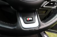 USED 2016 16 JAGUAR F-PACE 3.0d V6 S (300) 5dr Automatic AWD Euro 6 (Panoramic Sunroof, Meridian Incontrol Touch Pro Media Widescreen, Digital Virtual Cockpit, Apple CarPlay) Panoramic Glass Roof Pro Nav
