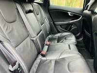 USED 2017 67 VOLVO V40 2.0 D2 R-DESIGN PRO NAV 5d 118 BHP GREAT SPECIFICATION  EXCELLENT CONDITION