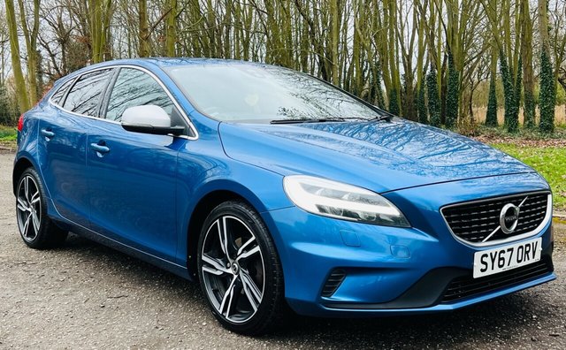 2017 67 Volvo V40 2.0 D2 R-DESIGN PRO NAV 5d 118 BHP