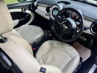USED 2014 14 MINI CLUBMAN 1.6 COOPER S 5d AUTO 184 BHP //1 LADY OWNER\\ FULL WHITE LEATHER // PANORAMIC GLASS SUNROOF // SATNAV//17'CONICAL ALLOYS//XENON HEADLIGHTS//+ MORE -STUNNING SPEC//FULL MINI GUILDFORD SERVICE HISTORY WITH INVOICES AUTO 184 BHP //1 LADY OWNER\\ FULL WHITE LEATHER // PANORAMIC GLASS SUNROOF // SATNAV//17'CONICAL ALLOYS//XENON HEADLIGHTS//+ MORE -STUNNING SPEC//FULL SERVICE HISTORY WITH INVOICES--LAST SERVICED@44,843 MILES