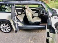 USED 2014 14 MINI CLUBMAN 1.6 COOPER S 5d AUTO 184 BHP //1 LADY OWNER\\ FULL WHITE LEATHER // PANORAMIC GLASS SUNROOF // SATNAV//17'CONICAL ALLOYS//XENON HEADLIGHTS//+ MORE -STUNNING SPEC//FULL MINI GUILDFORD SERVICE HISTORY WITH INVOICES AUTO 184 BHP //1 LADY OWNER\\ FULL WHITE LEATHER // PANORAMIC GLASS SUNROOF // SATNAV//17'CONICAL ALLOYS//XENON HEADLIGHTS//+ MORE -STUNNING SPEC//FULL SERVICE HISTORY WITH INVOICES--LAST SERVICED@44,843 MILES