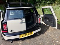 USED 2014 14 MINI CLUBMAN 1.6 COOPER S 5d AUTO 184 BHP //1 LADY OWNER\\ FULL WHITE LEATHER // PANORAMIC GLASS SUNROOF // SATNAV//17'CONICAL ALLOYS//XENON HEADLIGHTS//+ MORE -STUNNING SPEC//FULL MINI GUILDFORD SERVICE HISTORY WITH INVOICES AUTO 184 BHP //1 LADY OWNER\\ FULL WHITE LEATHER // PANORAMIC GLASS SUNROOF // SATNAV//17'CONICAL ALLOYS//XENON HEADLIGHTS//+ MORE -STUNNING SPEC//FULL SERVICE HISTORY WITH INVOICES--LAST SERVICED@44,843 MILES