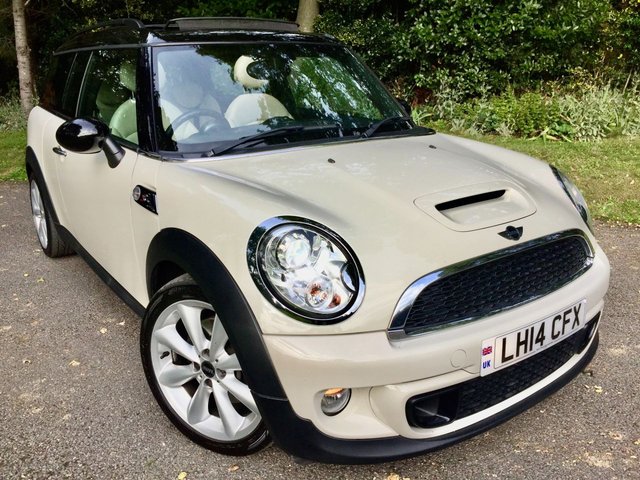 2014 14 MINI Clubman 1.6 COOPER S 5d AUTO 184 BHP //1 LADY OWNER\\ FULL WHITE LEATHER // PANORAMIC GLASS SUNROOF // SATNAV//17'CONICAL ALLOYS//XENON HEADLIGHTS//+ MORE -STUNNING SPEC//FULL MINI GUILDFORD SERVICE HISTORY WITH INVOICES
