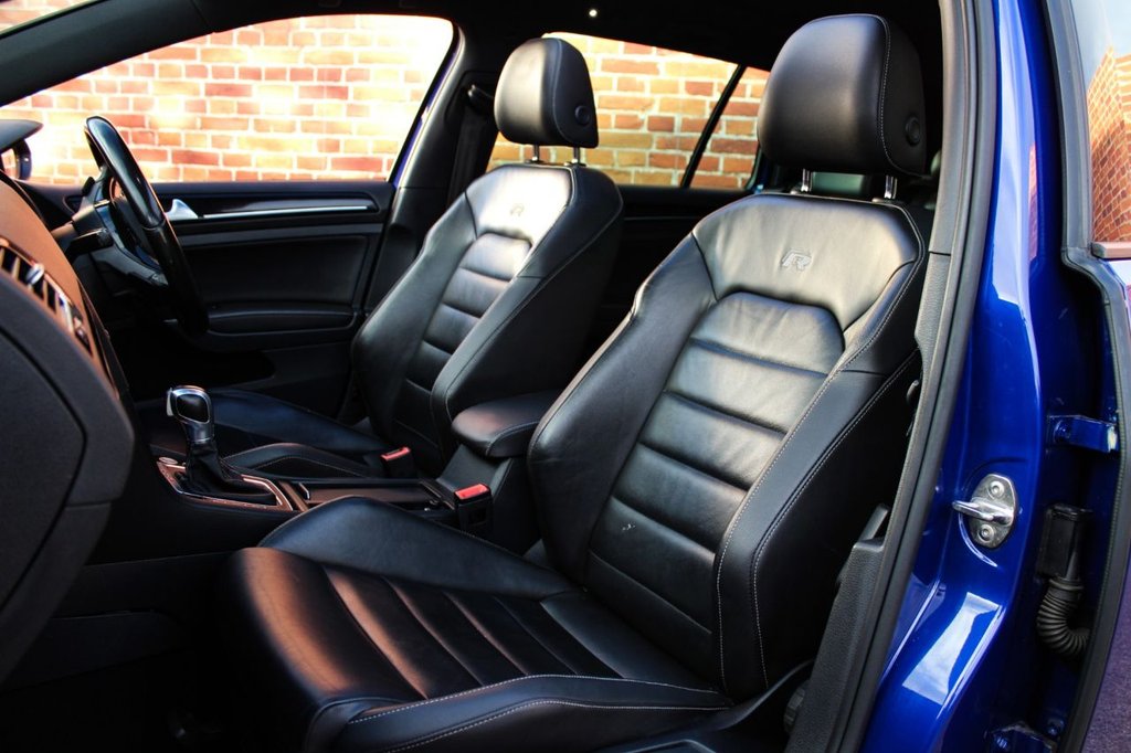 2016 Volkswagen Golf R TSI DSg £17,990
