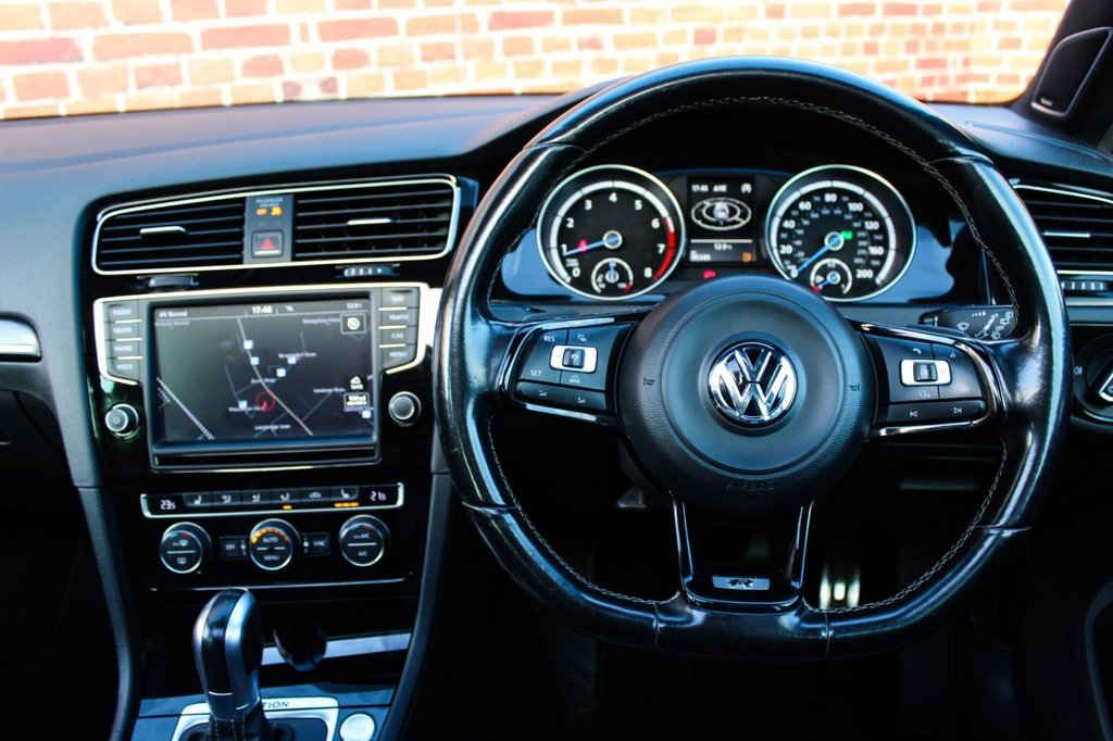 2016 Volkswagen Golf R TSI DSg £17,990