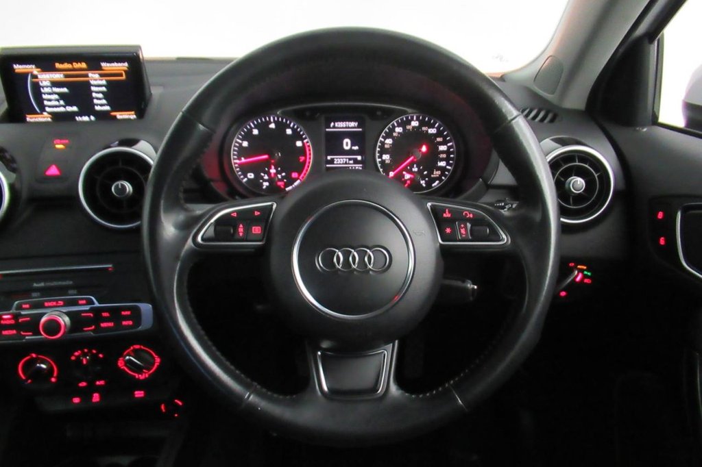 USED 2015 15 AUDI A1 1.4 SPORTBACK TFSI SPORT 5d  