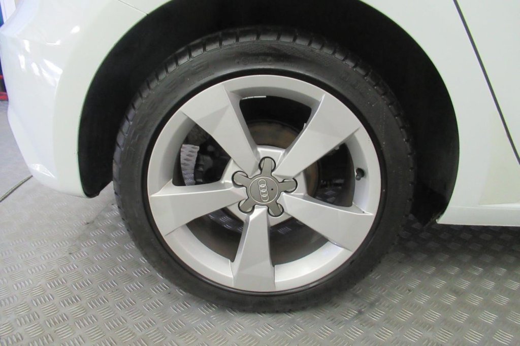 USED 2015 15 AUDI A1 1.4 SPORTBACK TFSI SPORT 5d  