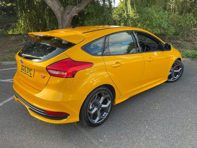 View our FORD FOCUS