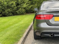 USED 2018 18 JAGUAR XE 2.0 R-SPORT INGENIUM 4d 247 BHP 247 BHP Black Pack & Black 19"Alloy