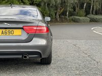 USED 2018 18 JAGUAR XE 2.0 R-SPORT INGENIUM 4d 247 BHP 247 BHP Black Pack & Black 19"Alloy