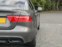 USED 2018 18 JAGUAR XE 2.0 R-SPORT INGENIUM 4d 247 BHP 247 BHP Black Pack & Black 19"Alloy