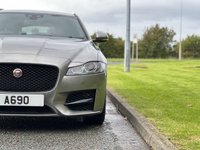 USED 2019 19 JAGUAR XF 2.0 D R-SPORT 5d 177 BHP Black Pack Black 19" Alloys