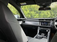 USED 2019 19 JAGUAR XF 2.0 D R-SPORT 5d 177 BHP Black Pack Black 19" Alloys