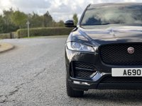 USED 2017 67 JAGUAR F-PACE 2.0 R-SPORT AWD 5d 178 BHP Panoramic Glass Roof 4X4  DAB