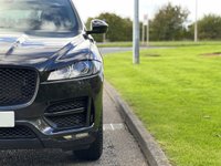 USED 2017 67 JAGUAR F-PACE 2.0 R-SPORT AWD 5d 178 BHP Panoramic Glass Roof 4X4  DAB