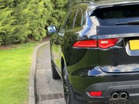 USED 2017 67 JAGUAR F-PACE 2.0 R-SPORT AWD 5d 178 BHP Panoramic Glass Roof 4X4  DAB