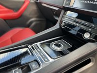 USED 2017 67 JAGUAR F-PACE 2.0 R-SPORT AWD 5d 178 BHP Panoramic Glass Roof 4X4  DAB