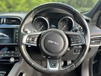 USED 2017 67 JAGUAR F-PACE 2.0 R-SPORT AWD 5d 178 BHP Panoramic Glass Roof 4X4  DAB