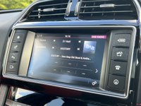 USED 2017 67 JAGUAR F-PACE 2.0 R-SPORT AWD 5d 178 BHP Panoramic Glass Roof 4X4  DAB