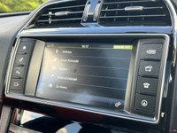 USED 2017 67 JAGUAR F-PACE 2.0 R-SPORT AWD 5d 178 BHP Panoramic Glass Roof 4X4  DAB