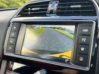 USED 2017 67 JAGUAR F-PACE 2.0 R-SPORT AWD 5d 178 BHP Panoramic Glass Roof 4X4  DAB